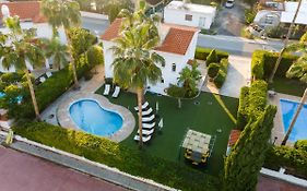 Villa Oasis By Ezoria Villas