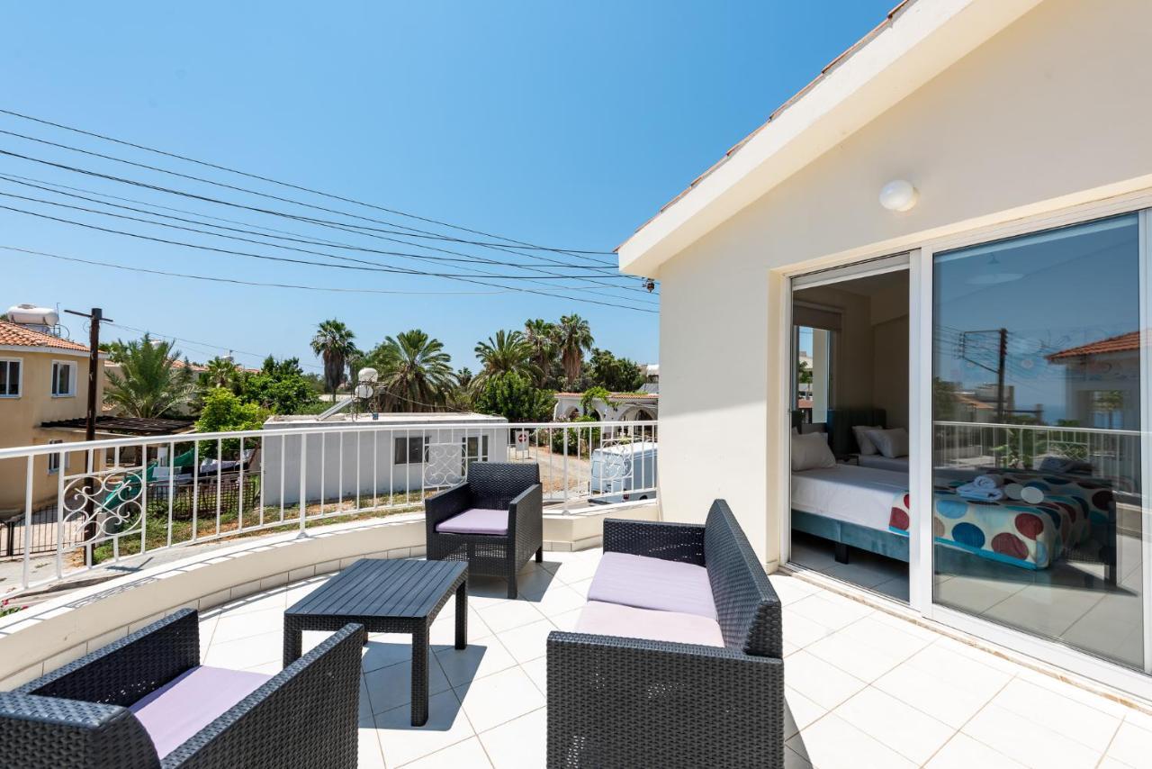 Villa Oasis By Ezoria Villas Coral Bay Exterior photo